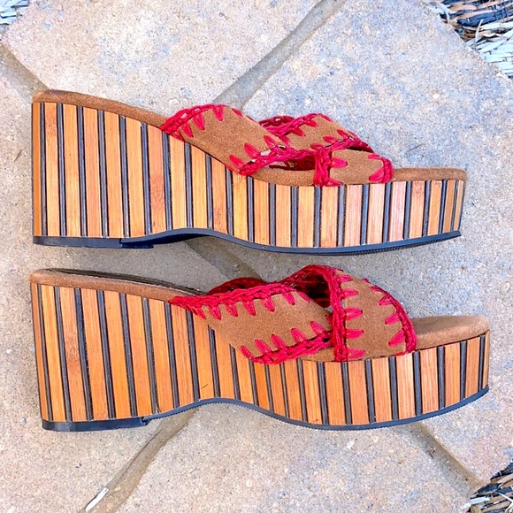 🎉HP🎉 👠Nine West Red Bamboo Suede Platform Sandals - Picture 6 of 7